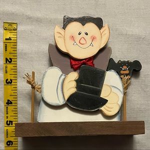 Dracula With Top Hat And Bat Halloween Mantle Or Table Decor